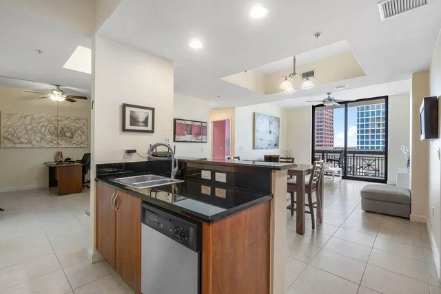 One City Plaza Unit 609 photo 15