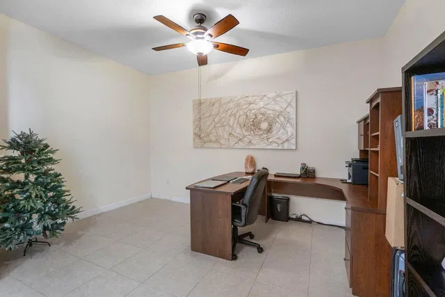 One City Plaza Unit 609 photo 16