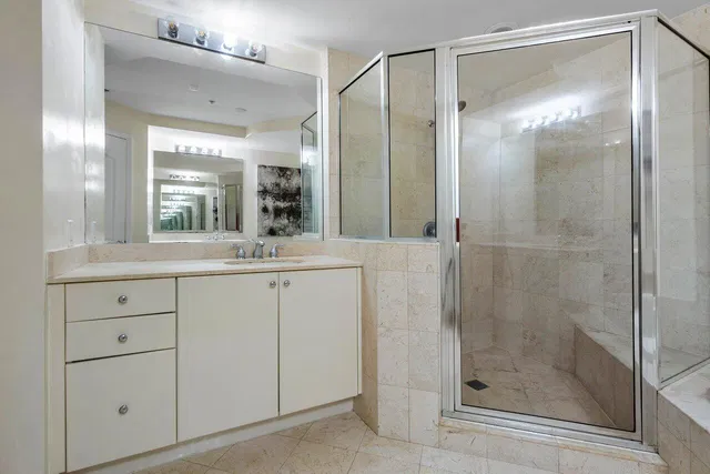 One City Plaza Unit 609 photo 20