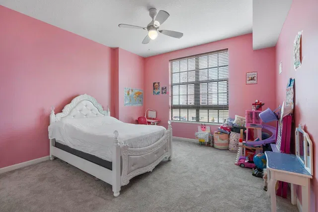 One City Plaza Unit 609 photo 23
