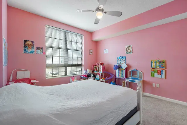 One City Plaza Unit 609 photo 24