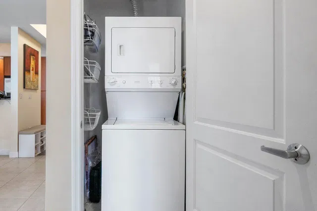 One City Plaza Unit 609 photo 26