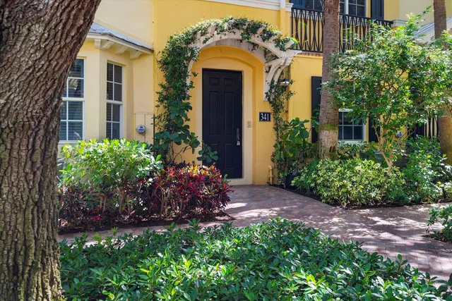 Magnolia Court Residence photo 5