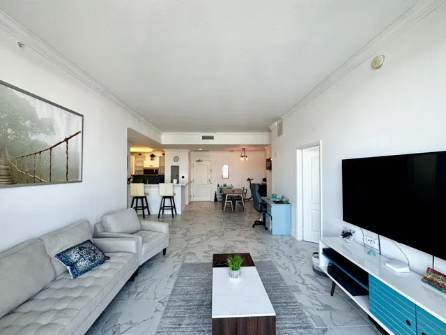 The Whitney Unit 829 photo 21