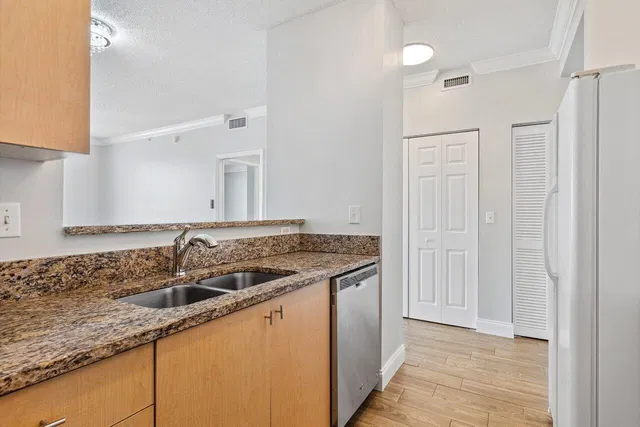 The Montecito Unit 1208 photo 8