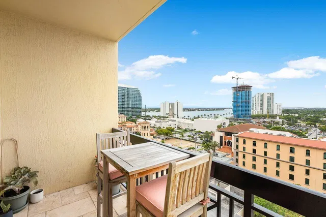 One City Plaza Unit 1001 photo 26