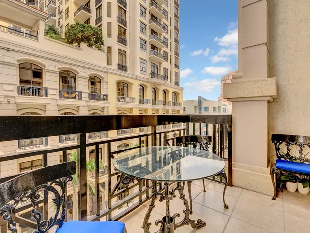 One City Plaza Unit 433 photo 9