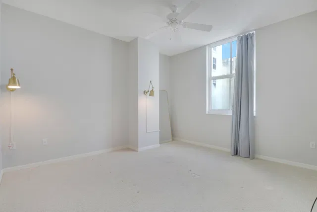 The Strand Unit 1022 photo 21
