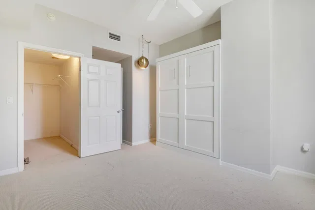 The Strand Unit 1022 photo 29