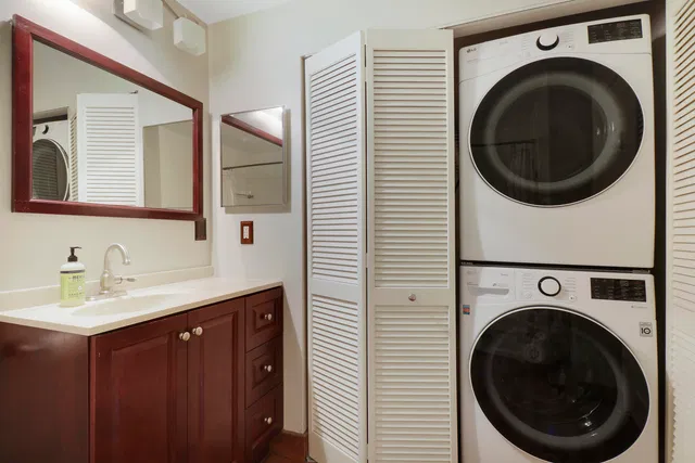 The Strand Unit 1022 photo 31