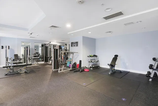 The Strand Unit 1022 photo 39