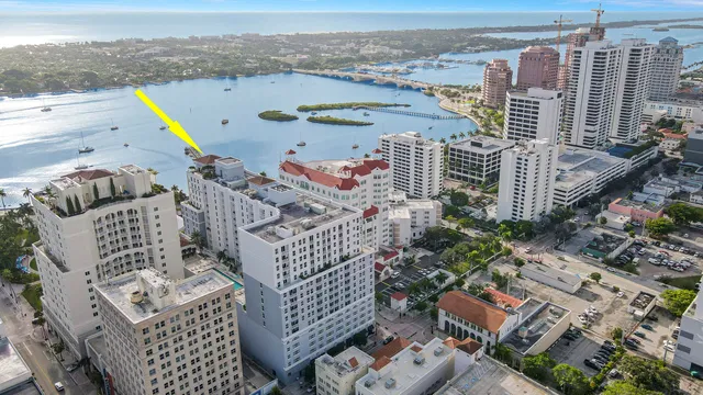 The Strand Unit 1022 photo 57