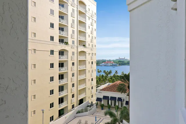 The Strand Unit 1022 photo 62