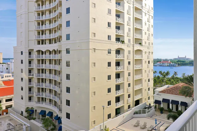 The Strand Unit 1022 photo 63