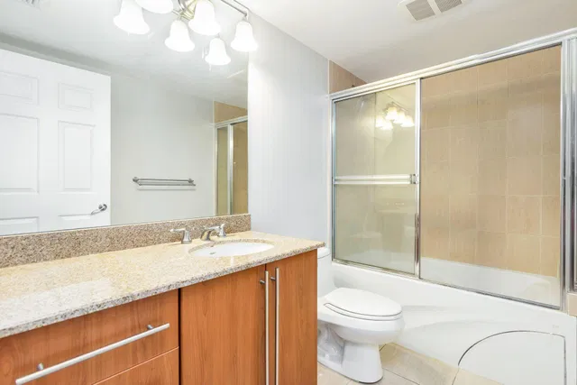 610 Clematis Unit 303 photo 10