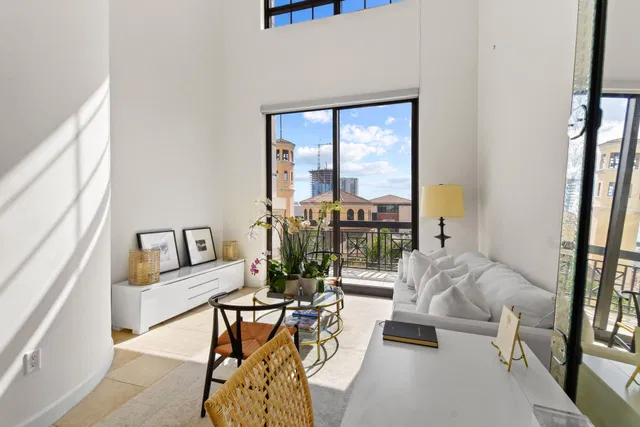 One City Plaza Unit 412 photo 4