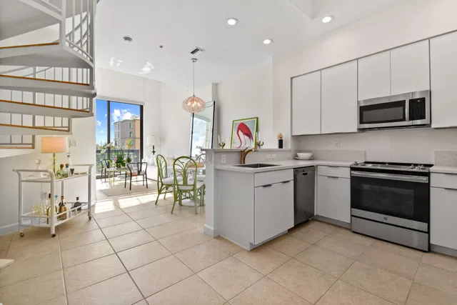One City Plaza Unit 412 photo 8