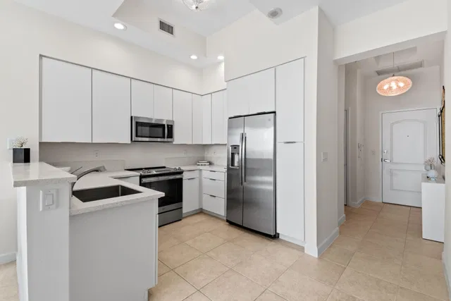 One City Plaza Unit 412 photo 9
