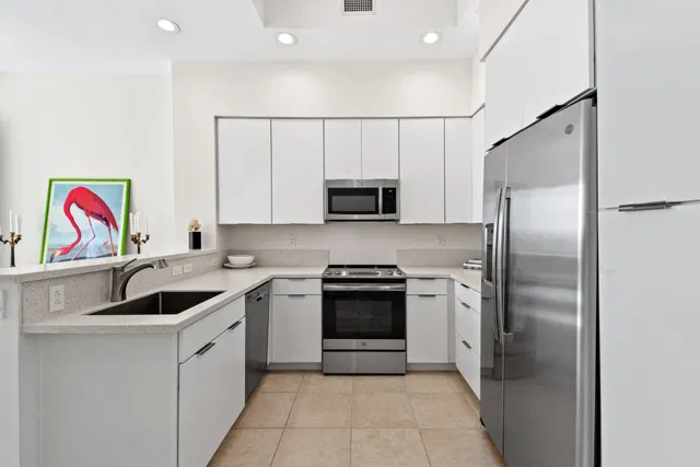 One City Plaza Unit 412 photo 10