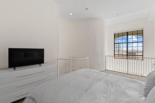 One City Plaza Unit 412 photo 15