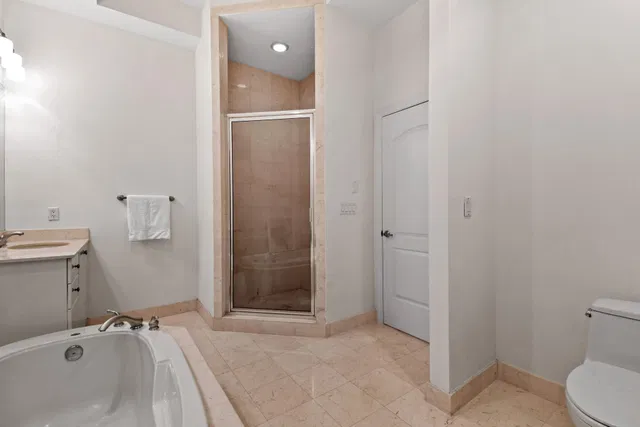 One City Plaza Unit 412 photo 18