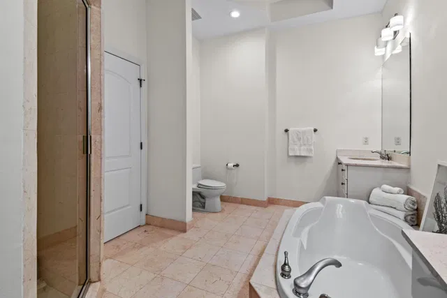 One City Plaza Unit 412 photo 19
