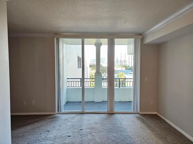 The Prado Unit 350 photo 6