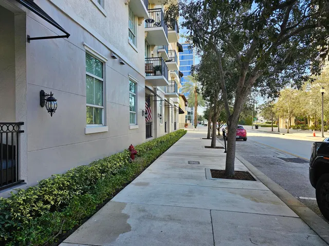 The Prado Unit 350 photo 15