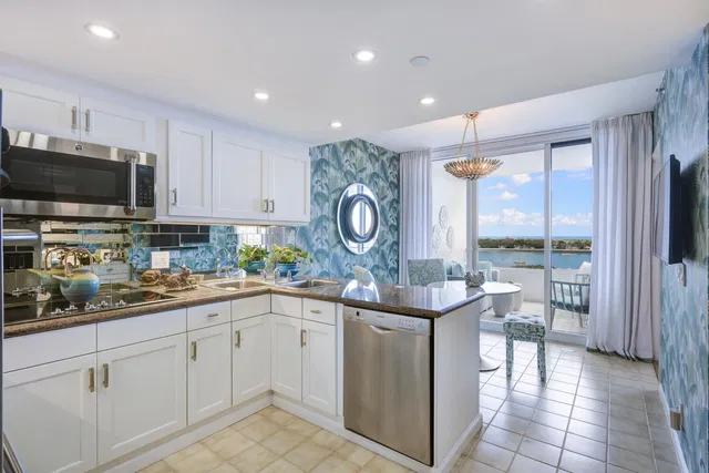 The Plaza of The Palm Beaches Unit 10c photo 5