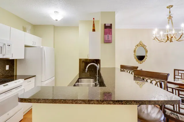 Courtyards in Cityplace Unit 512 photo 31