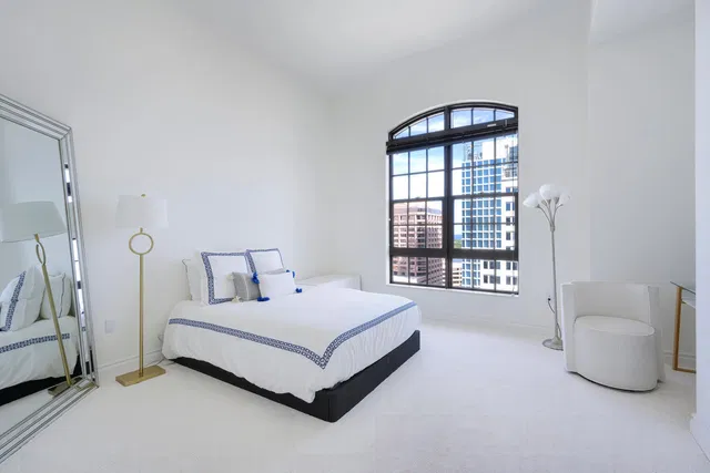 One City Plaza Unit 1606 photo 8