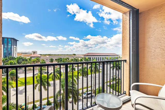 The Tower Condominium at Cityplace Unit 609 photo 4
