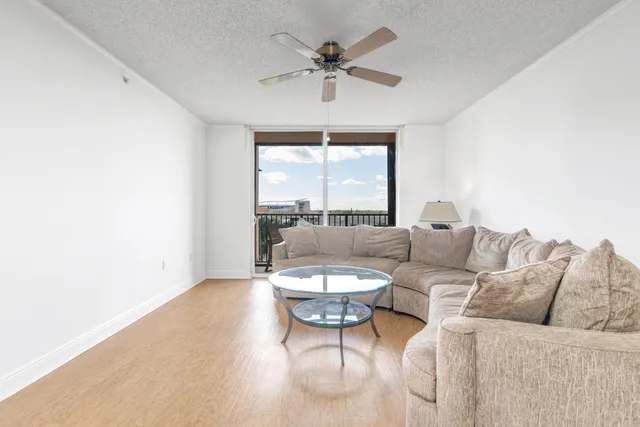 The Tower Condominium at Cityplace Unit 609 photo 8
