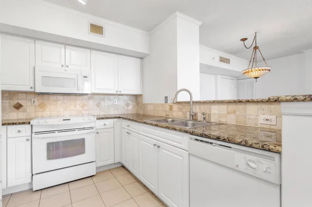 The Tower Condominium at Cityplace Unit 609 photo 12