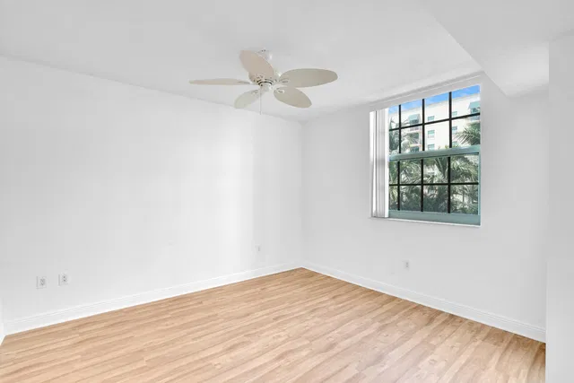 610 Clematis Unit 325 photo 14