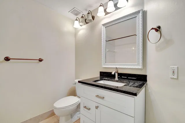 Courtyards in Cityplace Unit 205 photo 14
