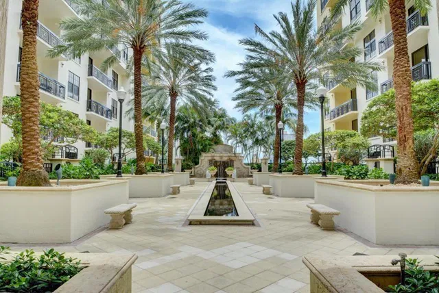 One City Plaza Unit 1602 photo 4