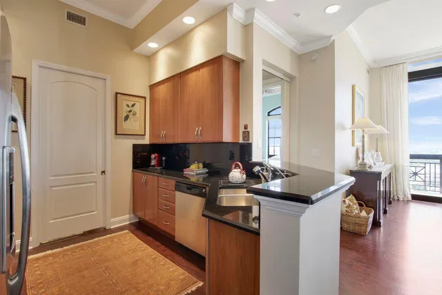 One City Plaza Unit 1602 photo 27