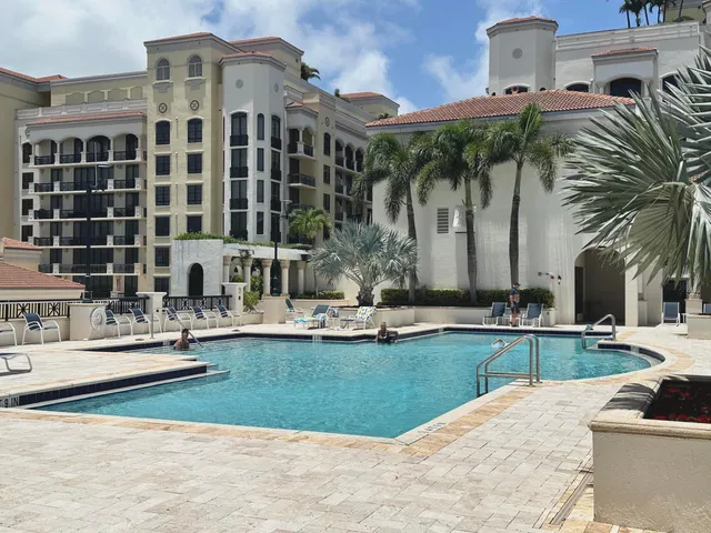 One City Plaza Unit 204 photo 2
