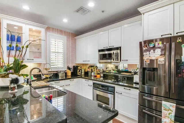 Magnolia Court Residence photo 4