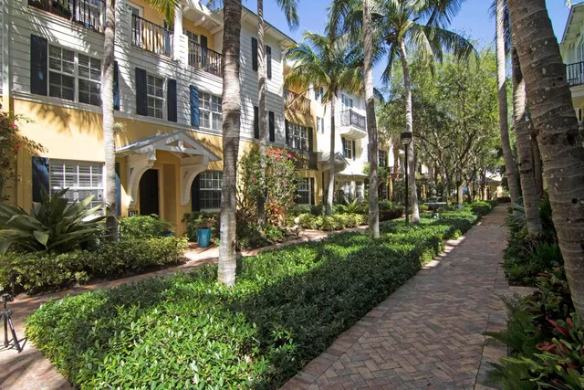 Magnolia Court Residence photo 16