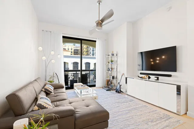 One City Plaza Unit 1621 photo 8