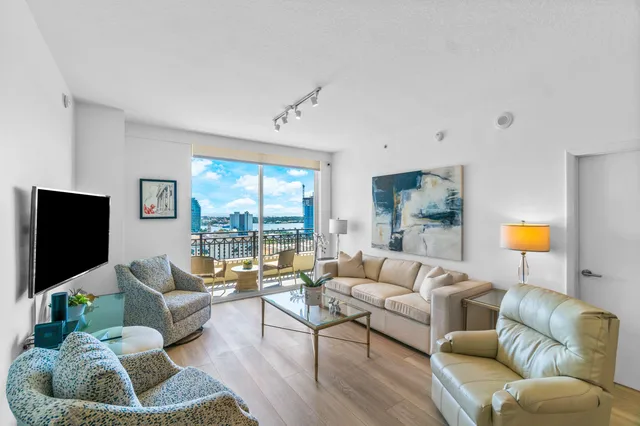 CityPlace South Tower Unit 1817 photo 5