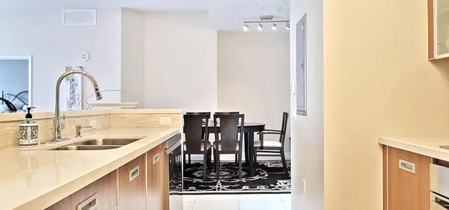 The Whitney Unit 330 photo 10