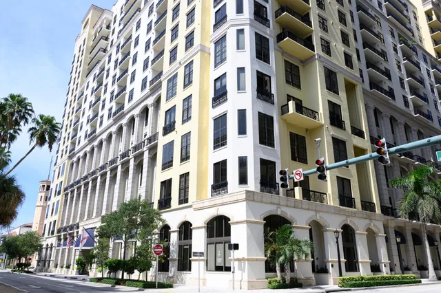 One City Plaza Unit 1027 photo 2