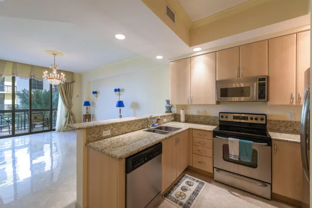 One City Plaza Unit 1027 photo 6