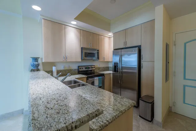 One City Plaza Unit 1027 photo 7