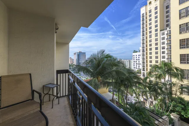 One City Plaza Unit 1027 photo 18