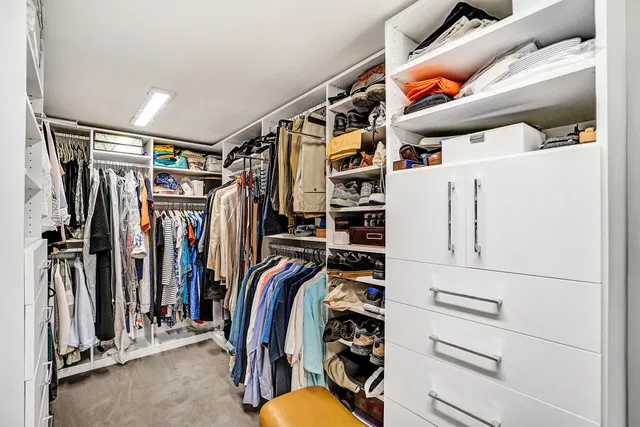 Trianon Unit 1006 photo 21