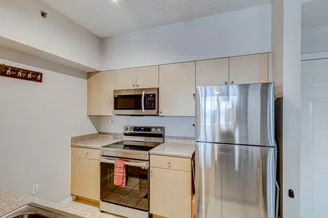 The Montecito Unit 807 photo 10